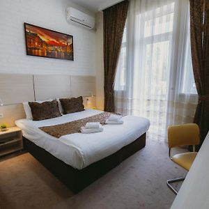City Hotel